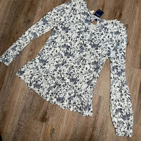 Lucky Brand • Long Sleeve Floral Blouse - Picture 9 of 10